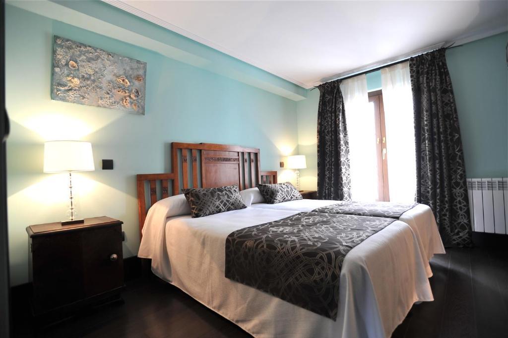 Hotel-Hospederia Los Templarios سيبولْفيذا الغرفة الصورة